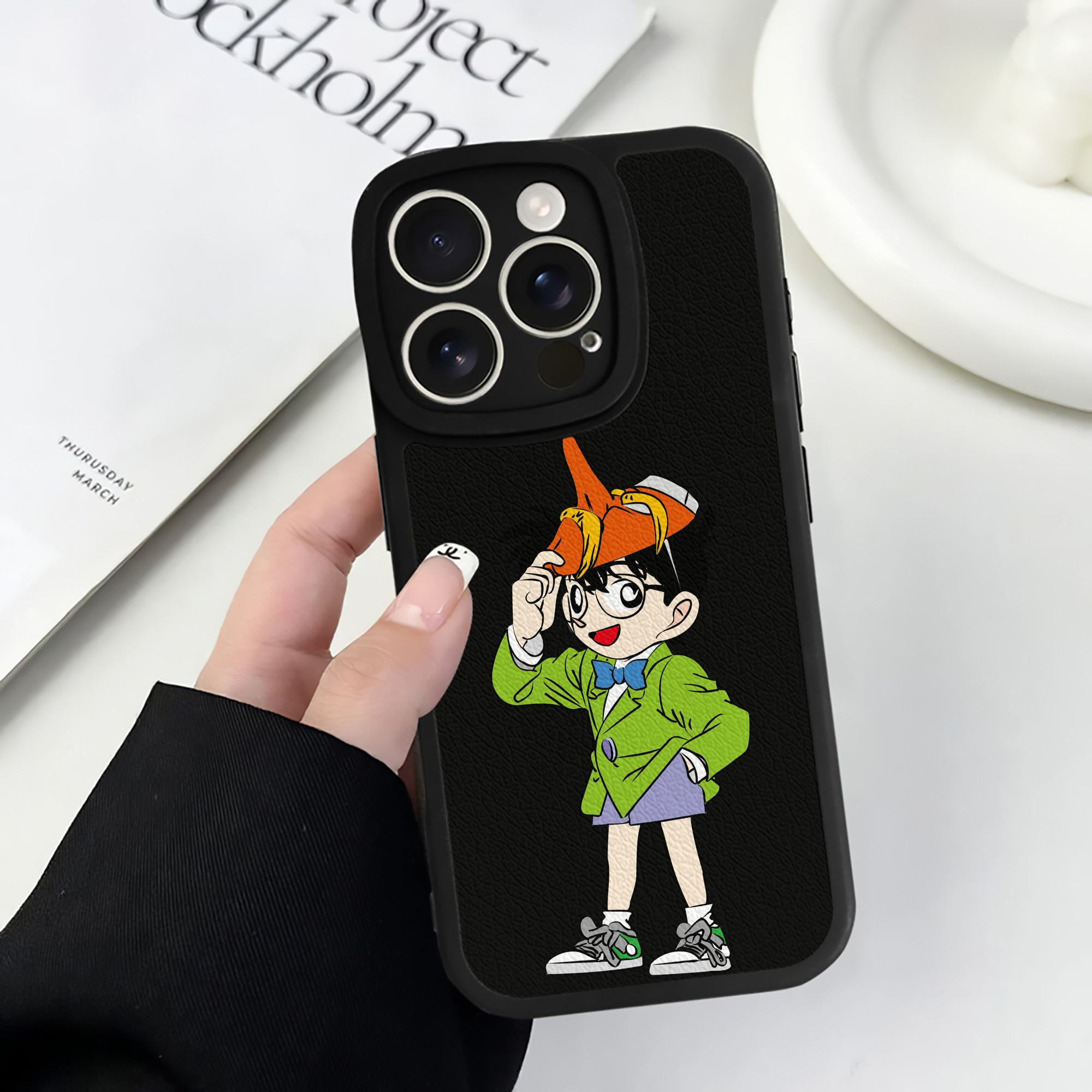 （画像用） 名探偵コナン 江戸川 コナン Detective Conan Conan Edogawa 【iPhone 16シリーズ対応】シリコンスマホケース（レザー調） 材質：シリコン